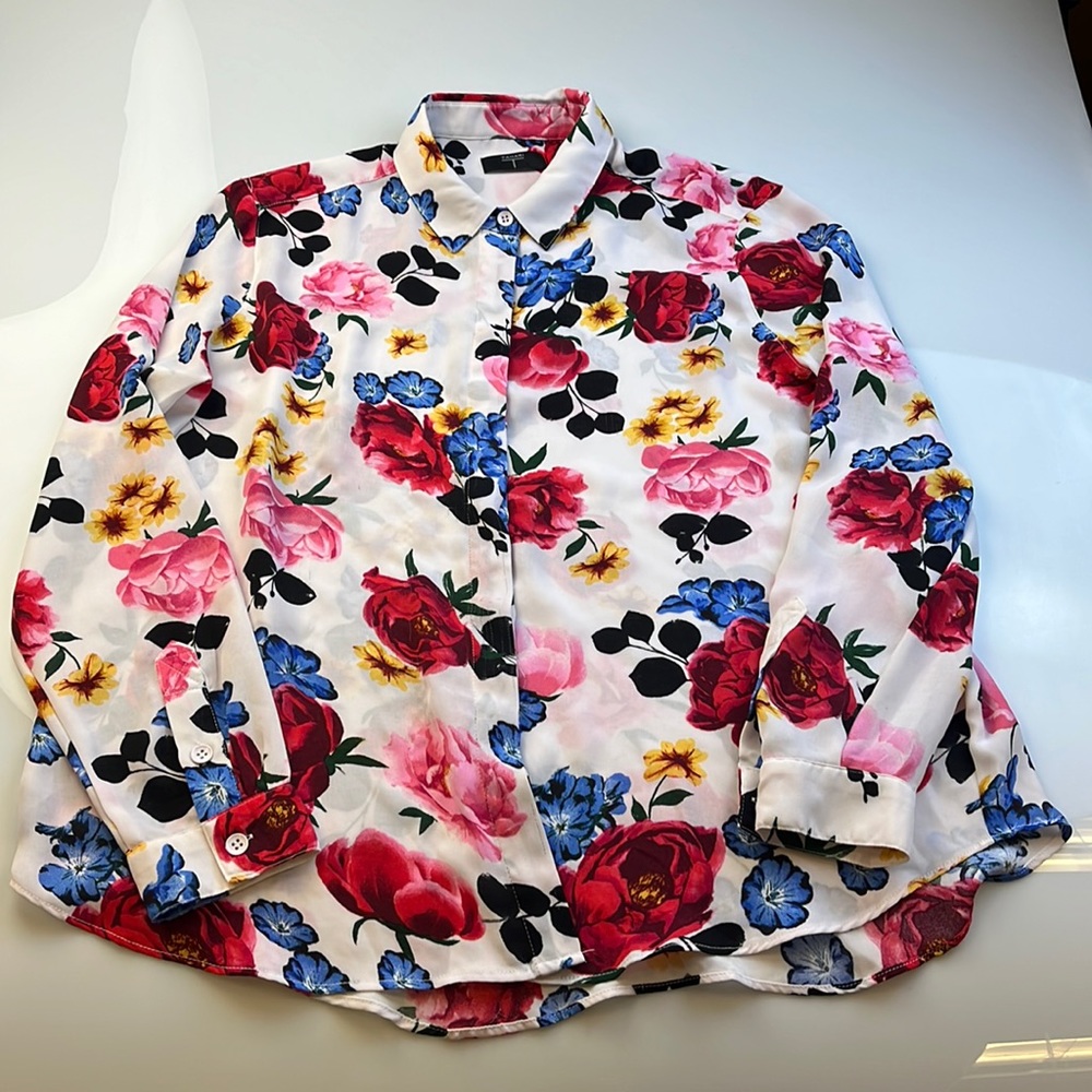 Tahari floral red floral button down blouse r14-13